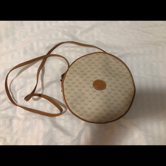 Gucci Handbags - Vintage *authentic* Gucci crossbody bag